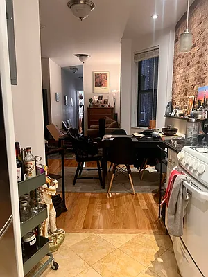 Rented by CitySites Real Estate Group | media 3