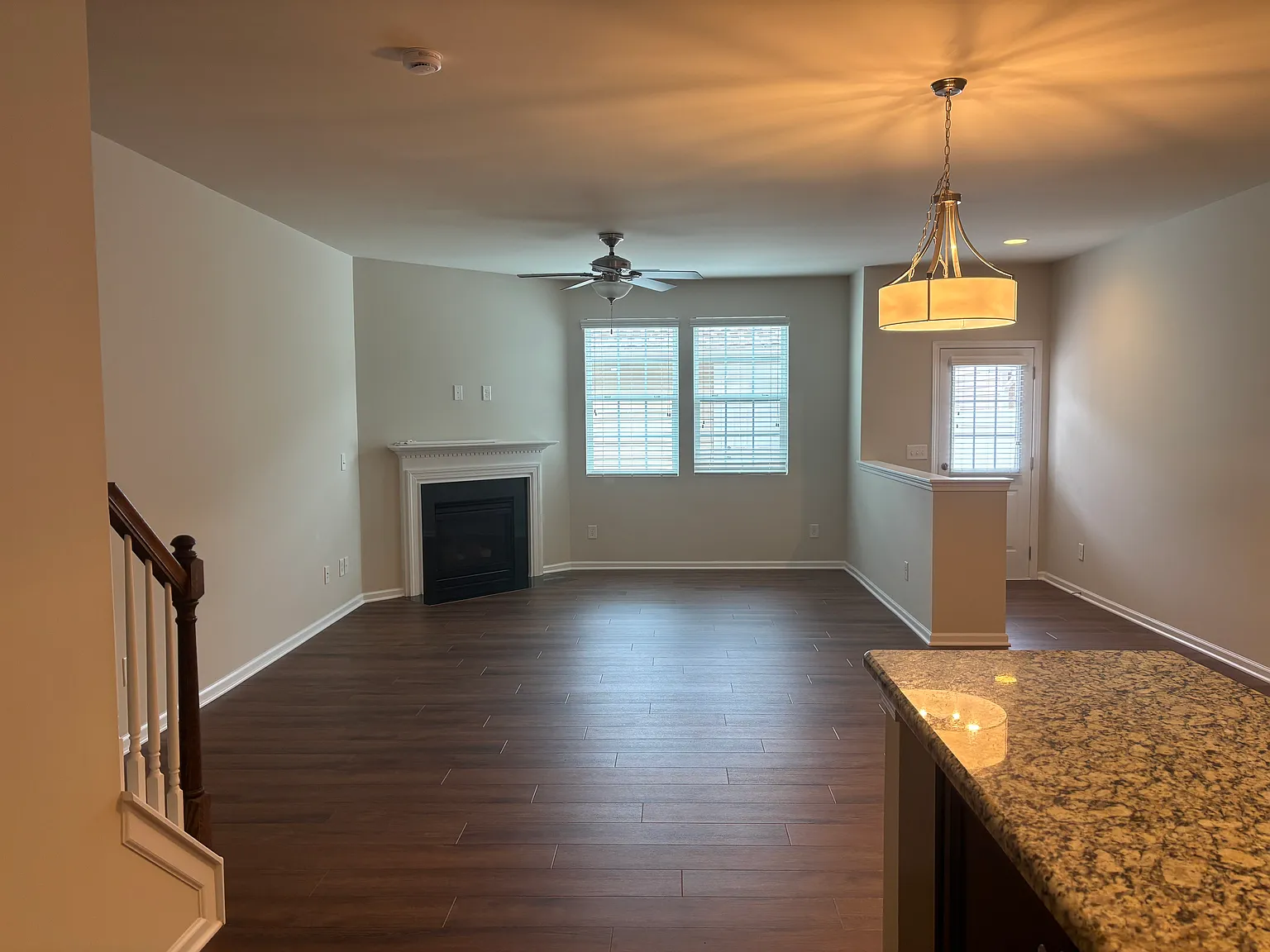 3 bed, 2.5 bath, 1882 sqft, $2,195 — Photo 4