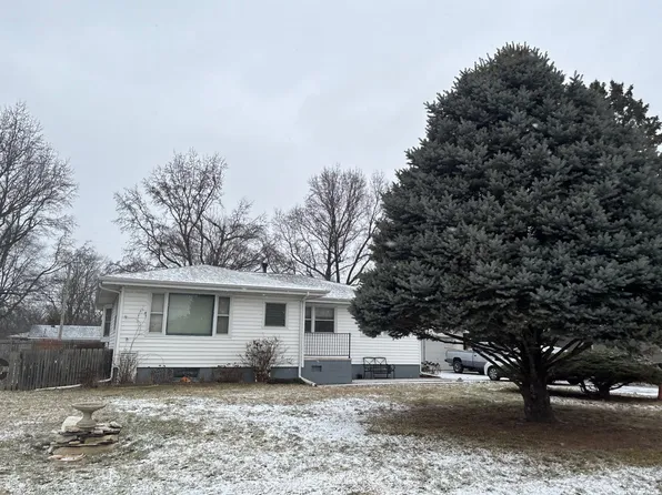 1738 S Washington St, Tilton, IL 61833