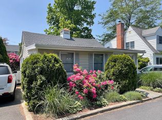 6 Ridgeland Ter, Rye, NY 10580