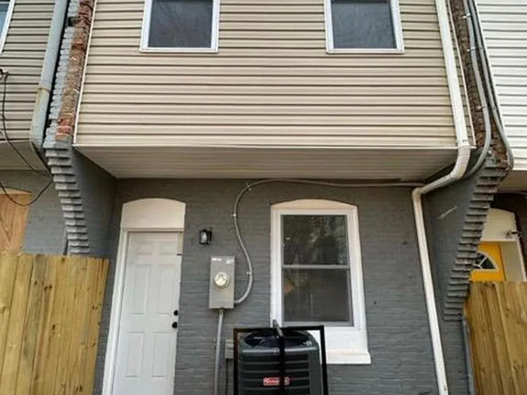 1914 E 28th St — Photo 19