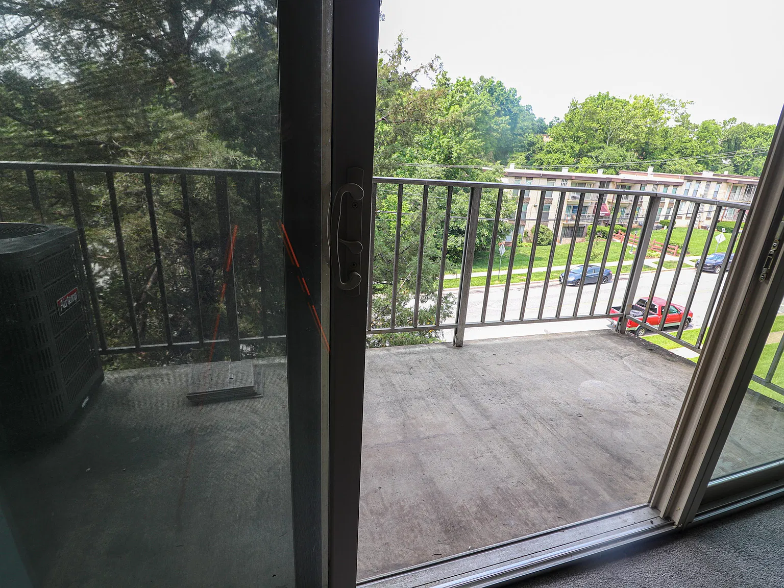 5201 Newton St — Photo 4