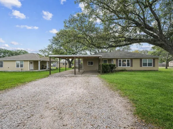 3027 Poppy St, Needville, TX 77461