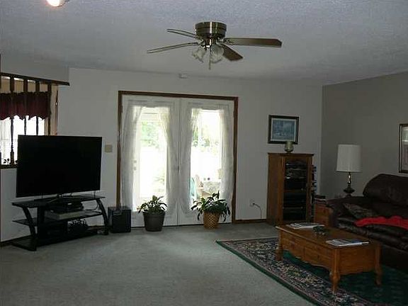 5th image of 5813 Twin Oaks Dr