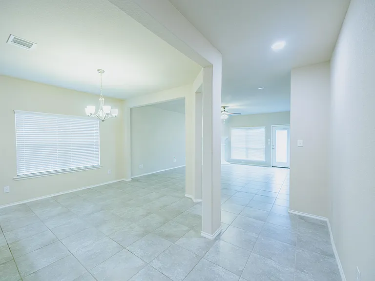 9821 Prairie Dog Ln — Photo 4