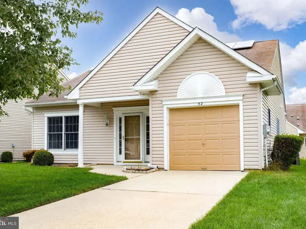 52 Settlers Ln, Columbus, NJ 08022