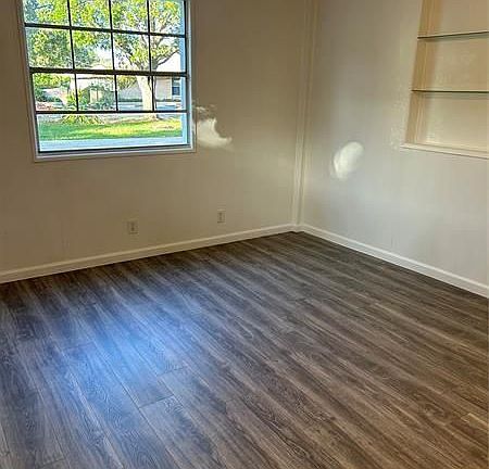5th image of 132 E Central Blvd #1