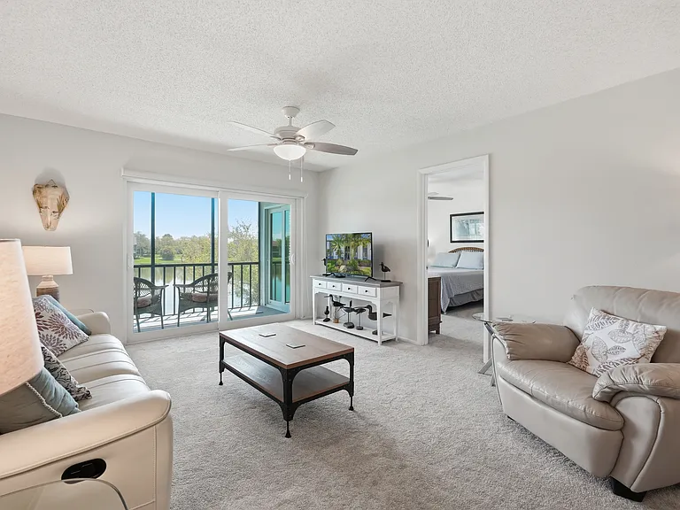 240 Cypress Ln #240 — Photo 6