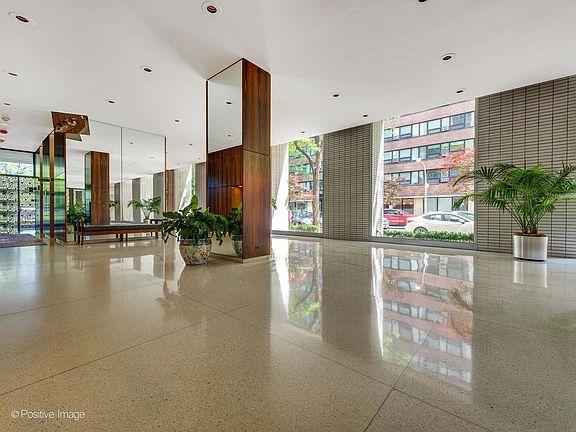 4th image of 3150 N Lake Shore Dr APT 19B