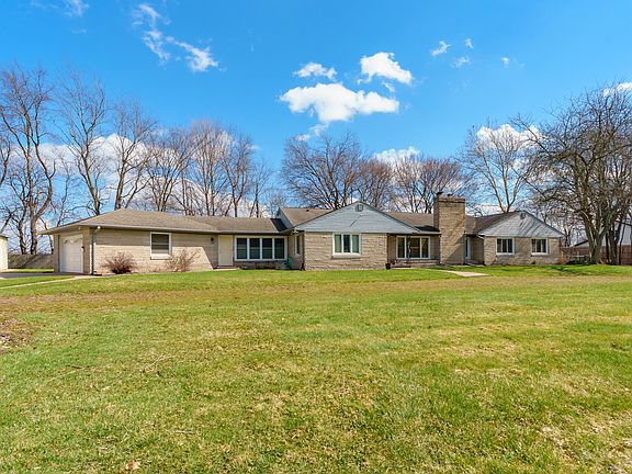 3rd image of 8390 Gull Rd
