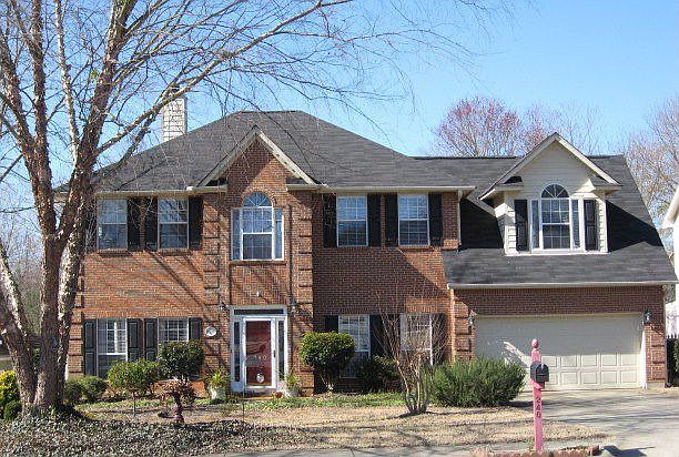 Welcome Home to 240 Greenmont Circle