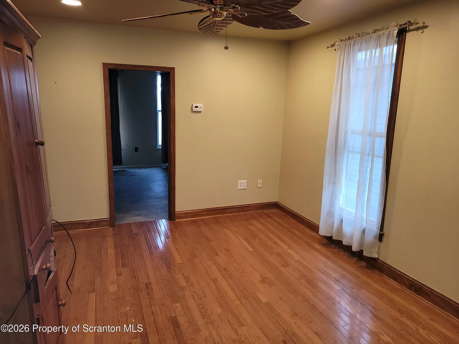 1 bed, 700 sqft, $1,100 — Photo 3