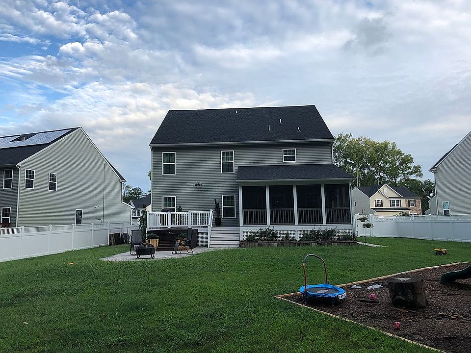 2nd image of 58 Old Pond Ct