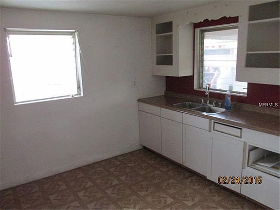 3rd image of 2208 Ivey Ln