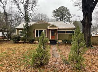 572 Robinhood Rd, Jackson, MS 39206