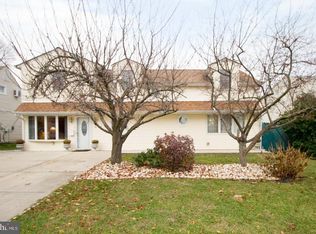 58 Granite Rd, Levittown, PA 19057