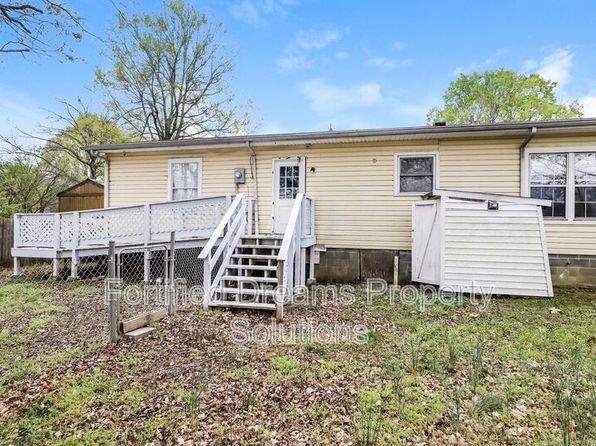 125 E Raleigh Ave, Liberty, NC 27298