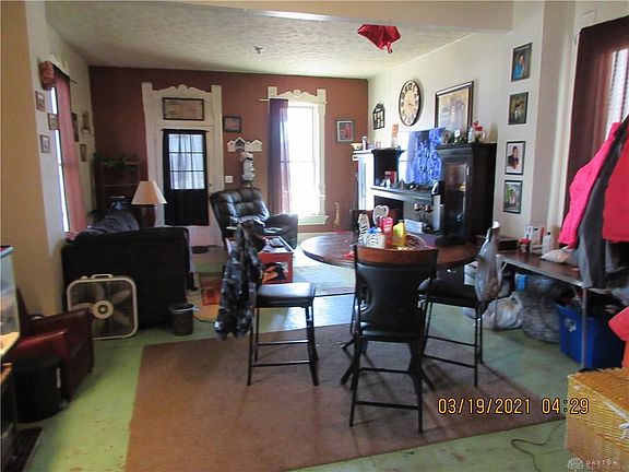3rd image of 2713 E 2nd St