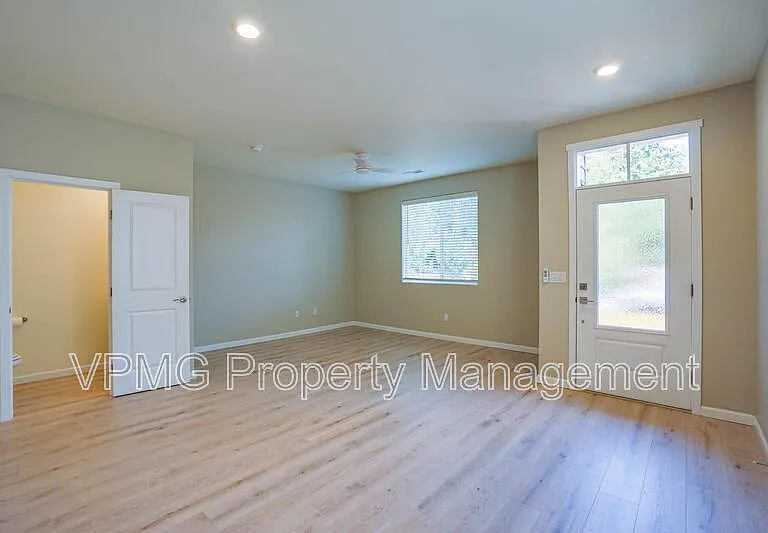7104 NE 155th Pl — Photo 8