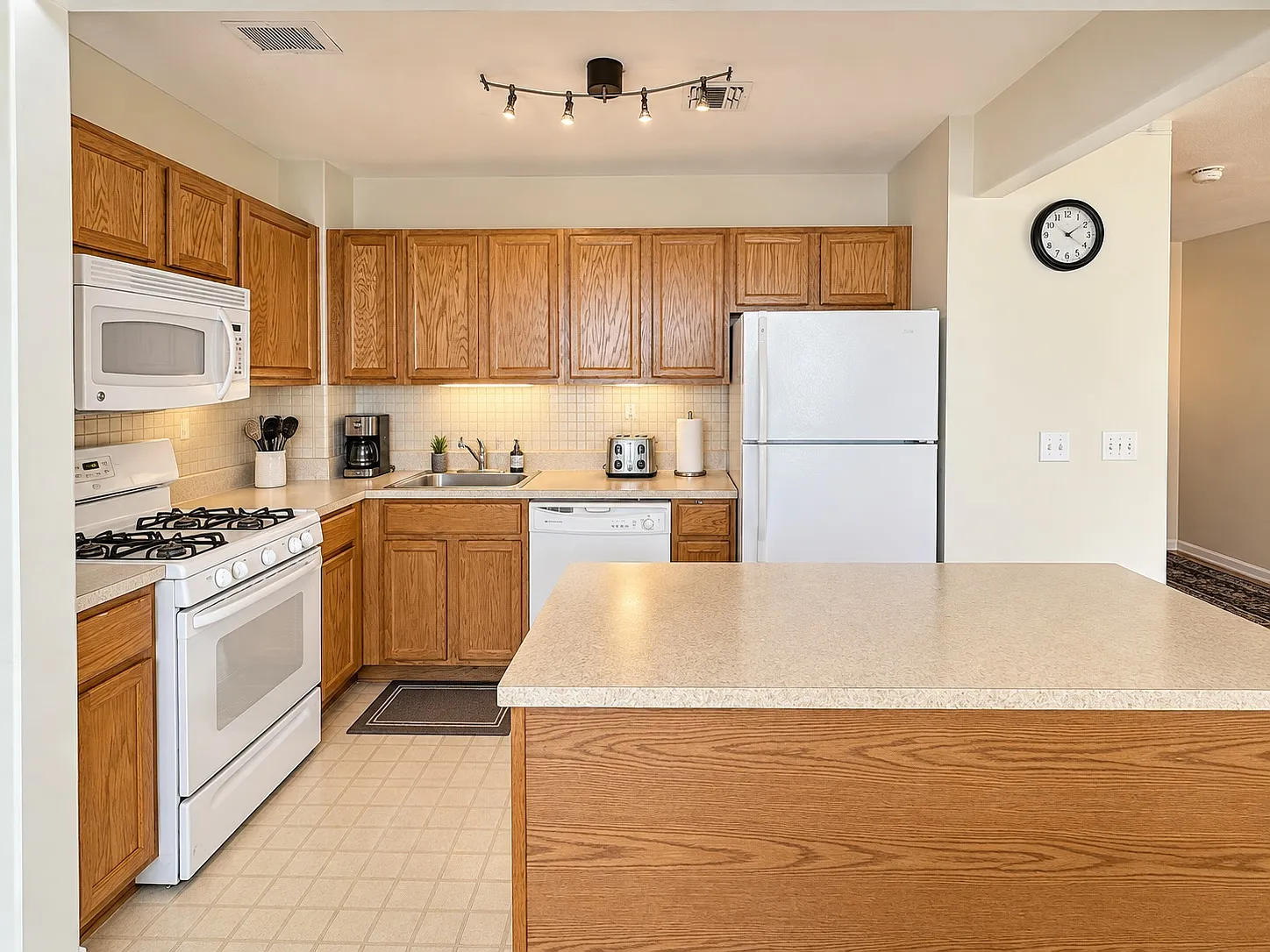 2 bed, $2,650 — Photo 4