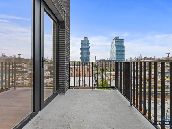 558 Sackett Street image 7 of 24