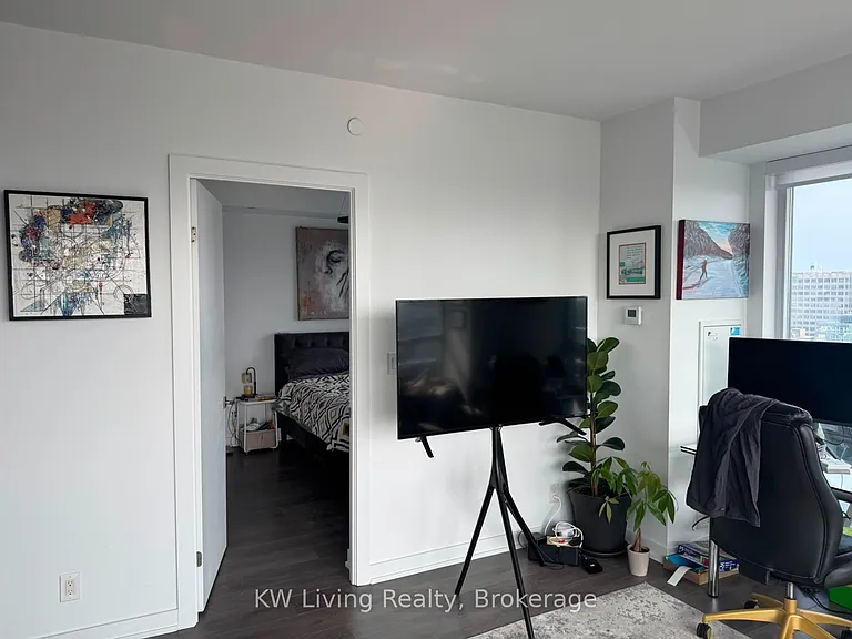 609 Avenue Rd #1604 — Photo 21