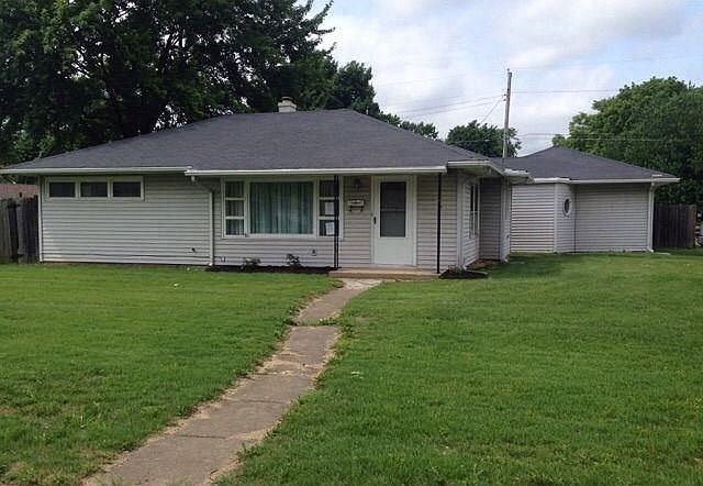 1st image of 1924 Poplar St
