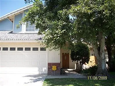 8200 Woodside St photo 1