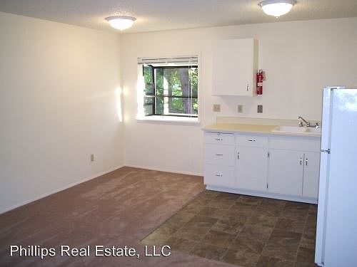 2nd image of 402 N G St APT 20