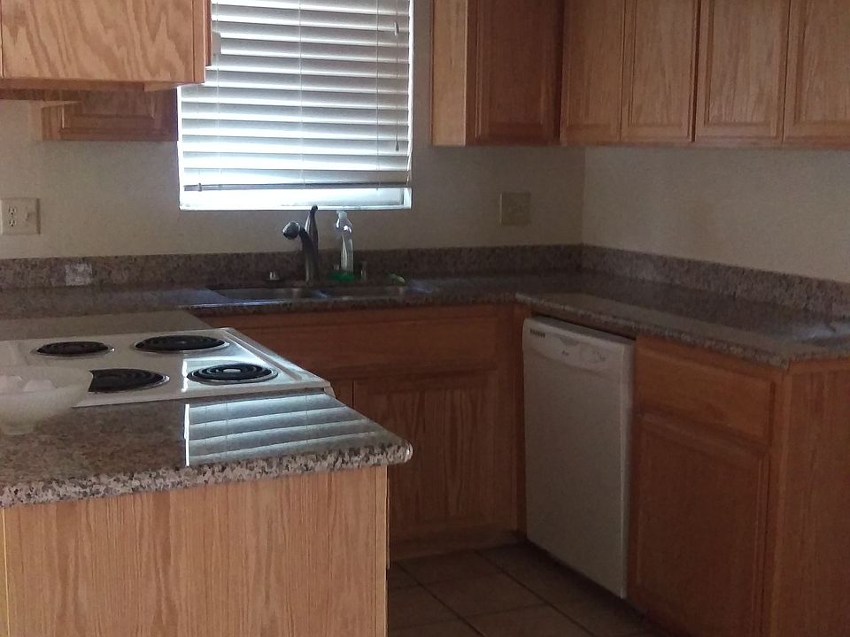 2nd image of 853 Carson Ave