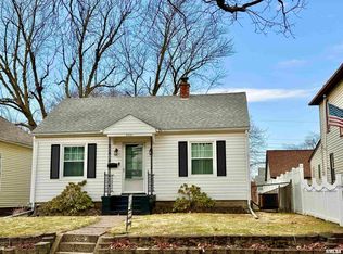 2021 3rd St, Moline, IL 61265