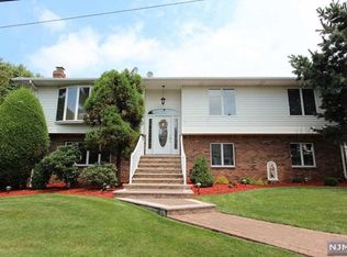 93 Wood St, Hasbrouck Heights, NJ 07604