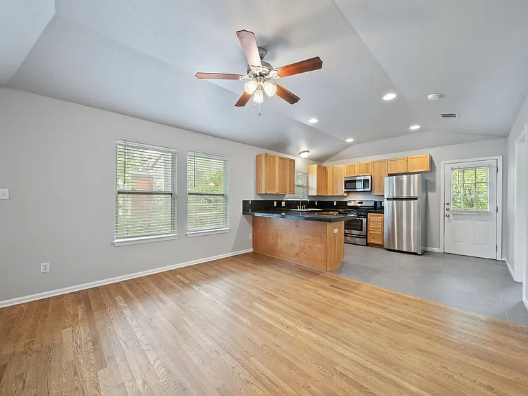 4612 Bennett Avenue — Photo 11