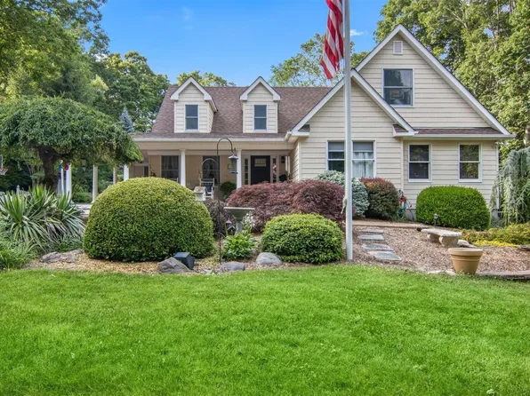 96 N Woods Drive, Wading River, NY 11792