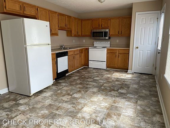 4th image of 1003 Amanda Dr
