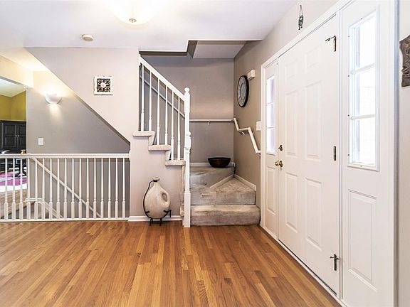 4th image of 2271 Moss Rose Ct