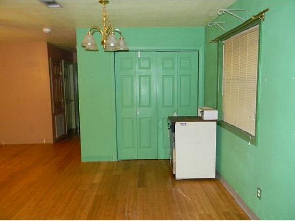 3rd image of 621 County Road 505