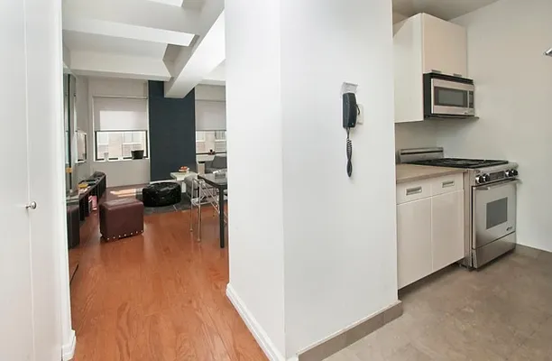 Sold by Azulay Group | media 12