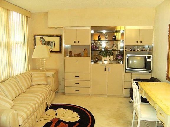 Den/Convertible 2/bed