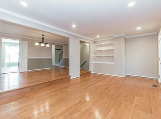 10110 Walnut Wood Ct, Burke, VA 22015