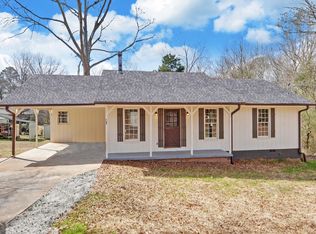 704 Skyline Dr, Toccoa, GA 30577