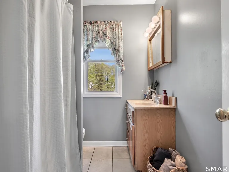 28 Maple St #2 — Photo 3