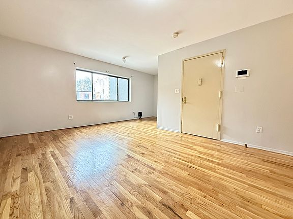 2nd image of 178 Quincy St #2B