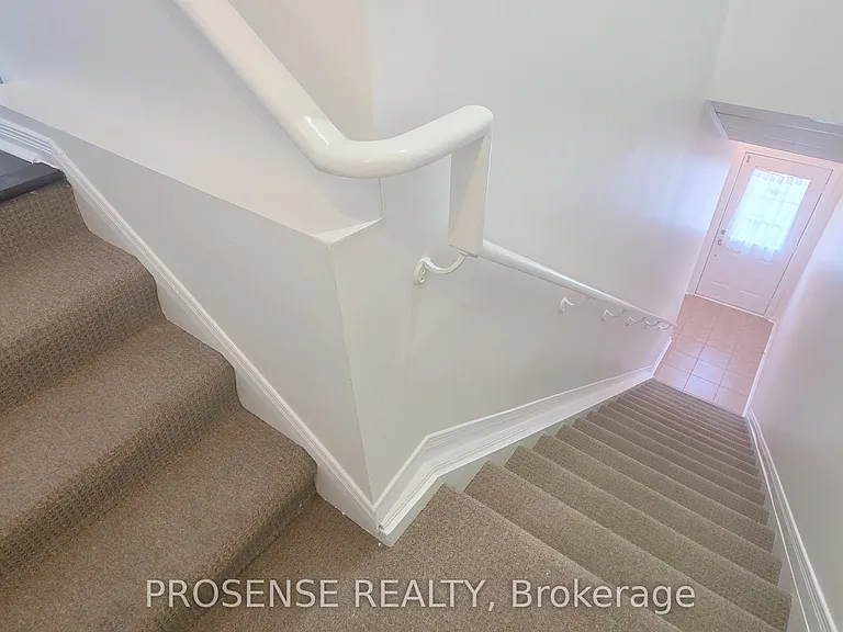 9699 Jane St #13 — Photo 34