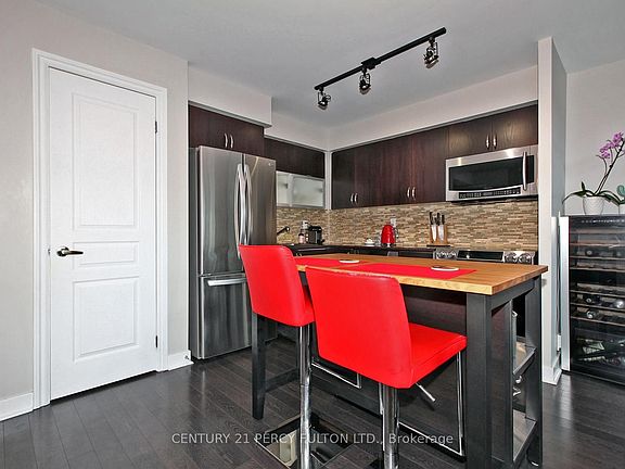 3rd image of 80 Western Battery Rd #406