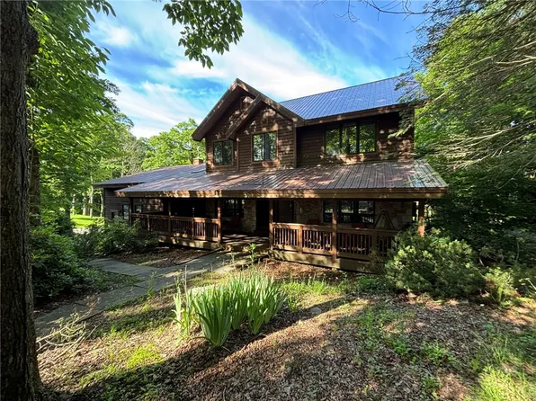 2304 S Ridge Dr, Hidden Valley, PA 15502