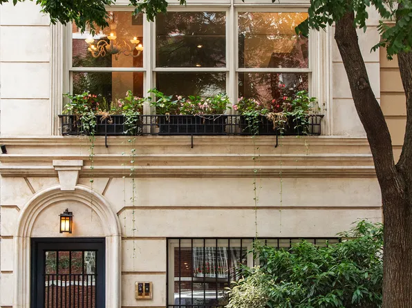 164 East 91st Street image 1 of 13
