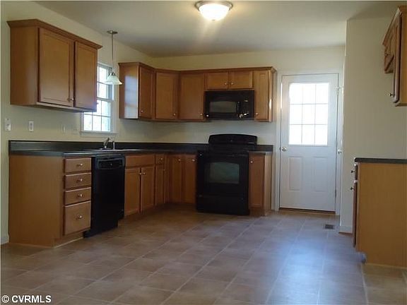 2nd image of 7001 Autumn Point Dr