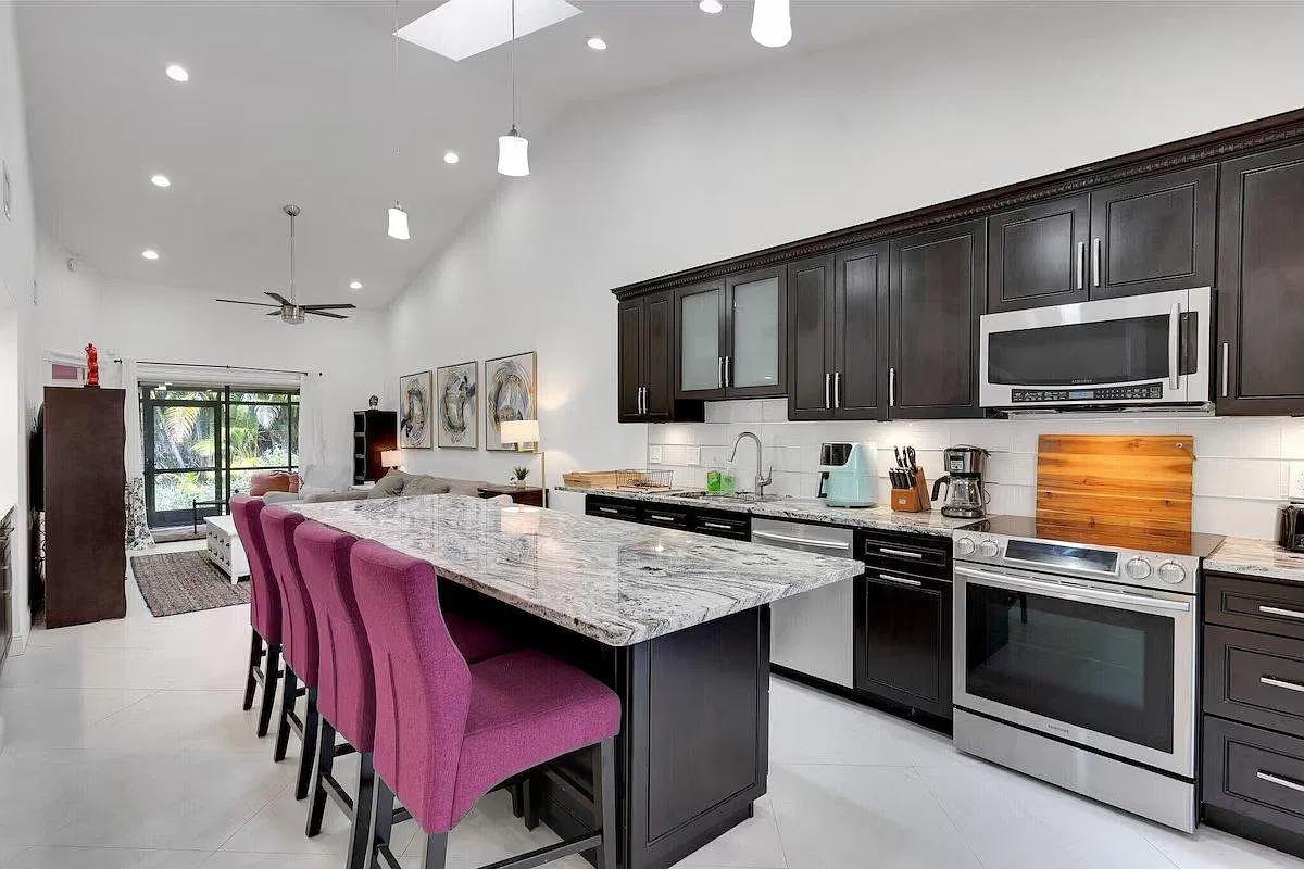 3 bed, 2.5 bath, 881 sqft, $3,000 — Photo 1