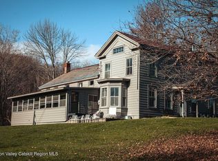 31 Mapletown Road, Hoosick Falls, NY 12090